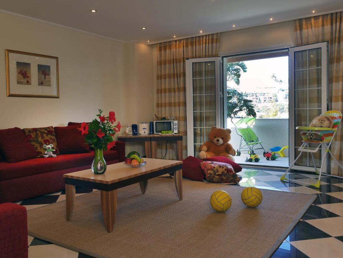 Resort Out Of The Blue & Agia Pelagia (Creta)