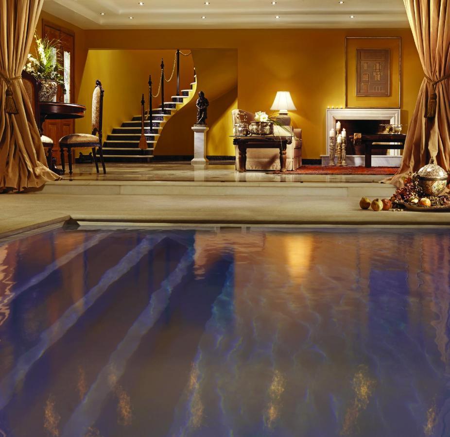 Resort Out Of The Blue & 5*